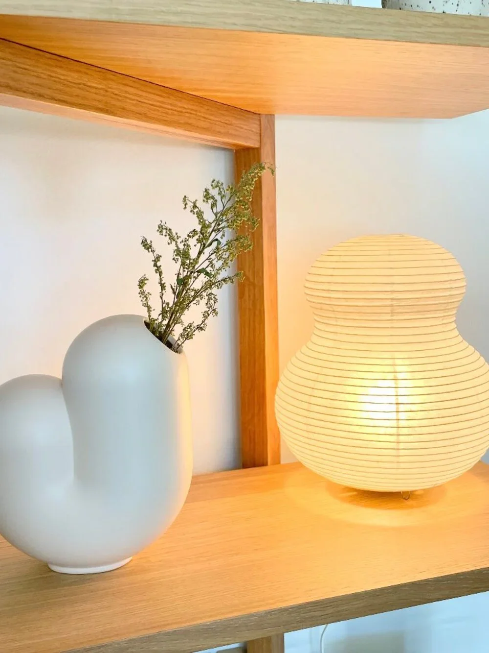 Areaware Ceramic White Kirby Vase (Jay)